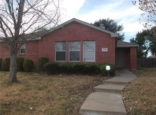 2145 Lone Pecan Dr, Mesquite, TX 75181