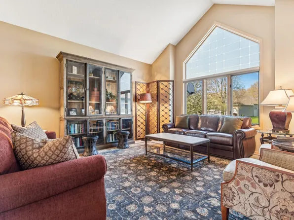1170 Ashley Ln, Saint Paul, MN 55115