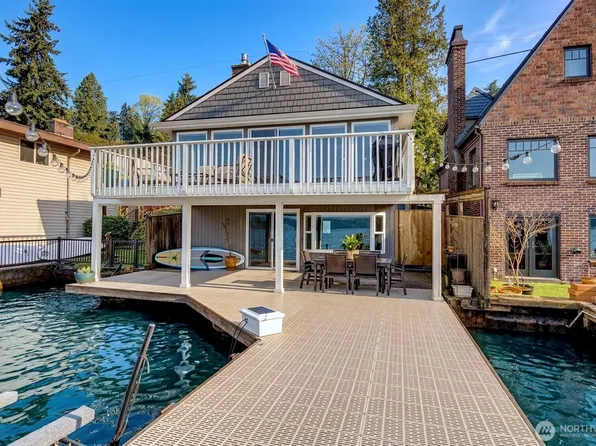 11262 Riviera Place NE, Seattle, WA 98125