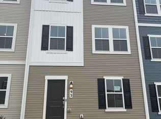 93 Rolling Branch Dr, Ranson, WV 25438