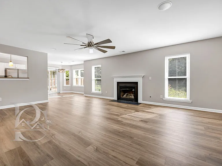 1039 Glencroft Dr — Photo 5