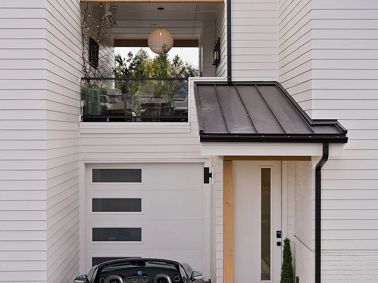 330 NE Quimby Ave #1 — Photo 7
