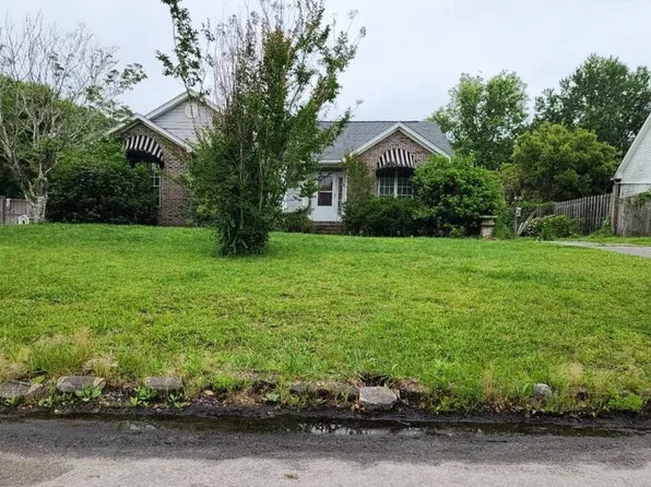 204 Bramble Ct, Castle Hayne, NC 28429