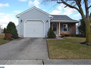 6 Hanover Ct, Mount Laurel, NJ 08054