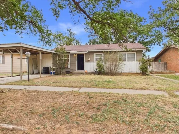 518 W 2nd St, Hale Center, TX 79041