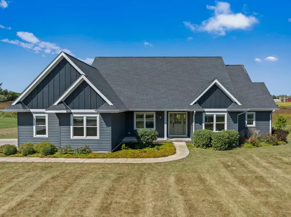 N1397 Meadow Ridge LANE, Lake Geneva, WI 53147