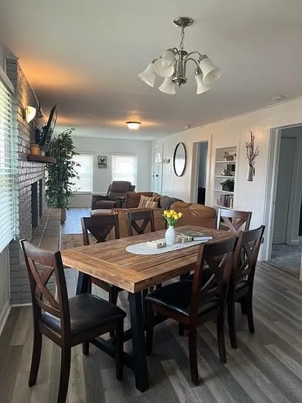 2 bed, 1.0 bath, $1,700 — Photo 3