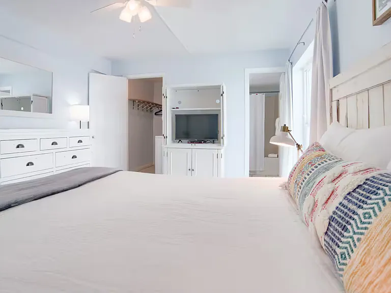 421 E Beach Blvd #450 — Photo 19