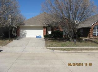 8825 San Joaquin Trl, Fort Worth, TX 76118