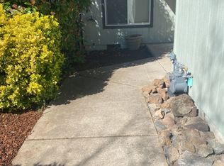 541 Mountain View Dr, Central Pt, OR 97502