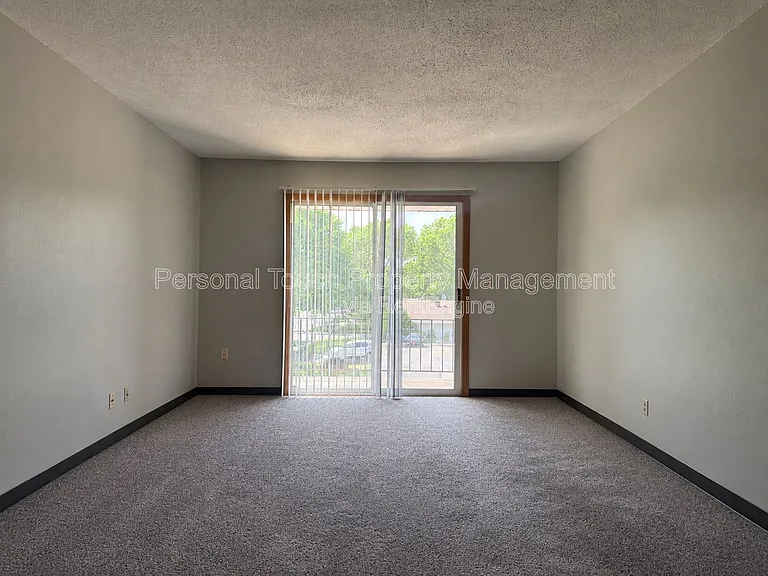 1502 21st Ave S #302 — Photo 3