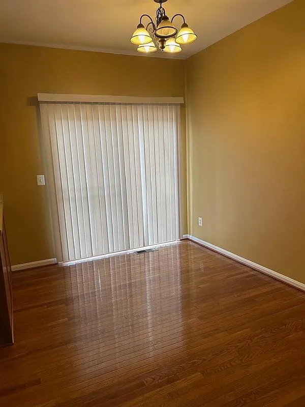 3 bed, 2.5 bath, 1876 sqft, $2,295 — Photo 4