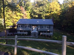 13 Susan Pl, Katonah, NY 10536