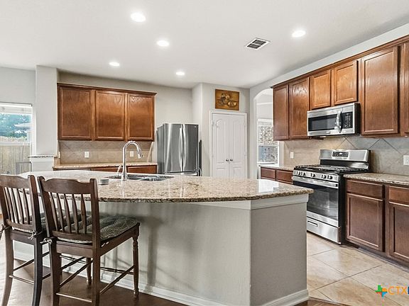 2nd image of 656 Peacock Ln