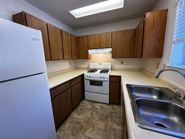 20121 & 20127 Shannon Dr #C