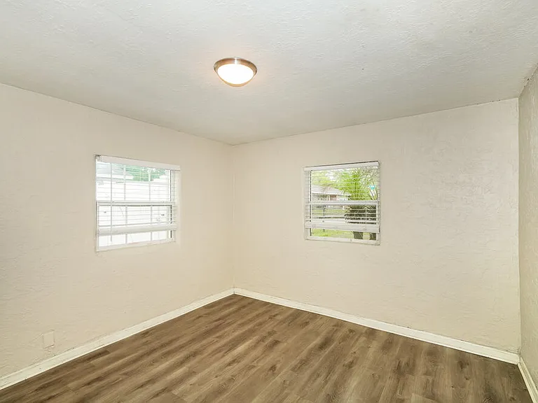 1809 E Sitka St — Photo 14