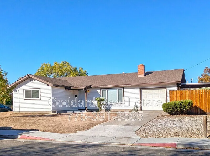 3 bed, 1.0 bath, 1046 sqft, $1,800 — Photo 1