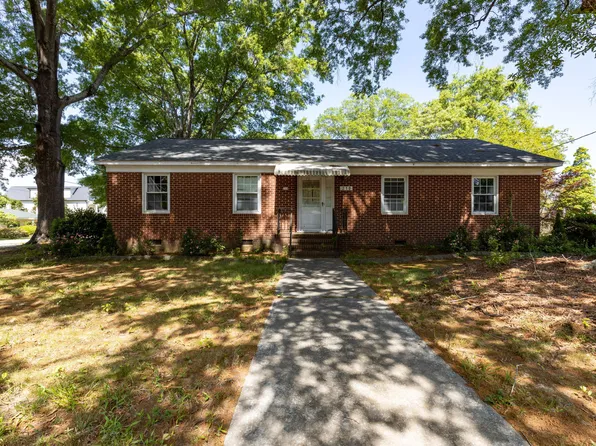 210 S Hughes St, Apex, NC 27502