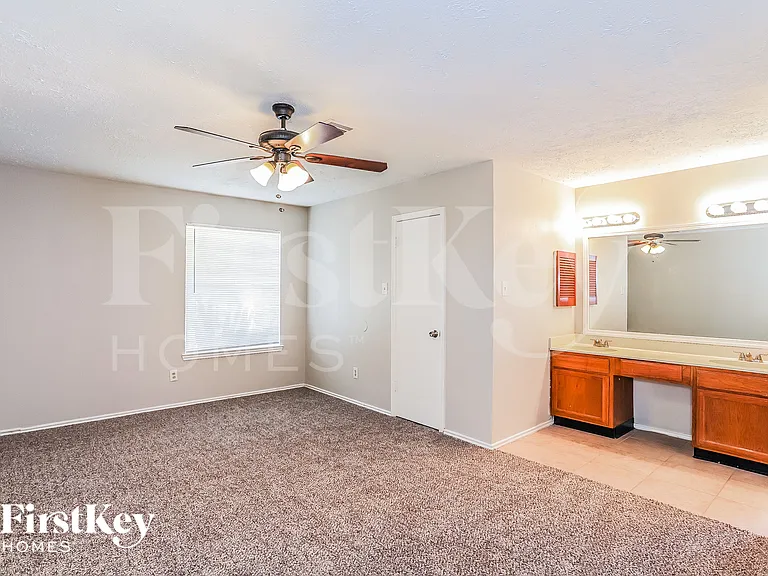 2606 Olster Dr — Photo 8