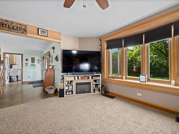5th image of 43976 Webster Rd