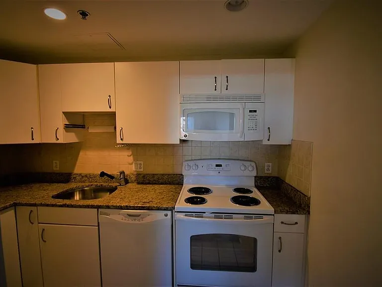 950 Massachusetts Ave #617 — Photo 5