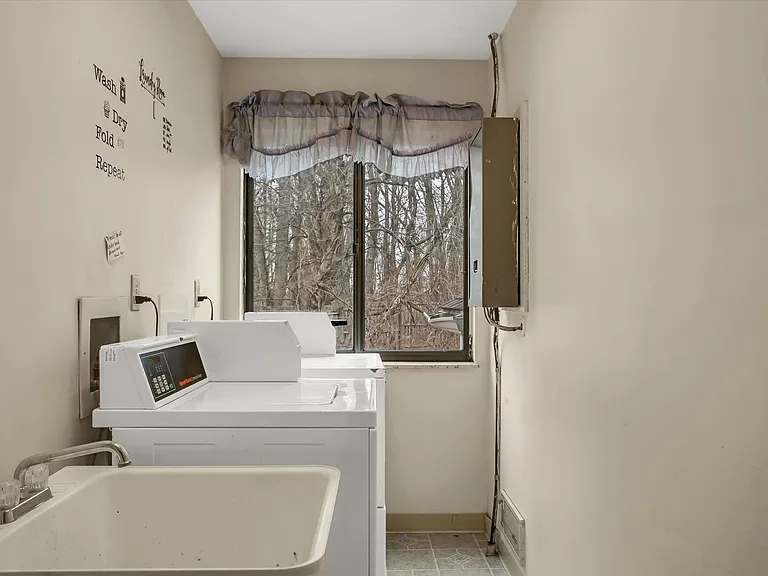 Chippewa Village Apartments Convenient Living in Beaver Falls, PA — Photo 23