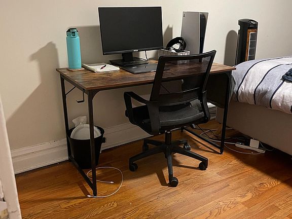 4th image of 1054 W Lill Ave #3