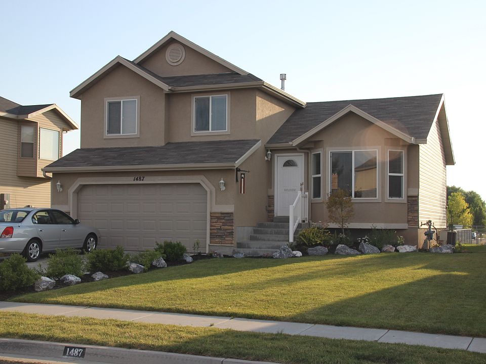 Stucco/Rock front