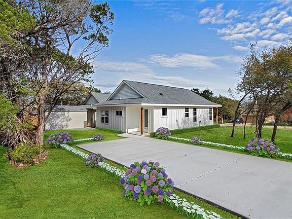 3rd image of 2 Stone Creek Cir