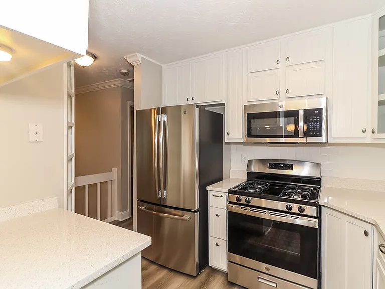 140 Birch Rill Dr — Photo 8