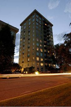 1st image of 25 N Downing St #1