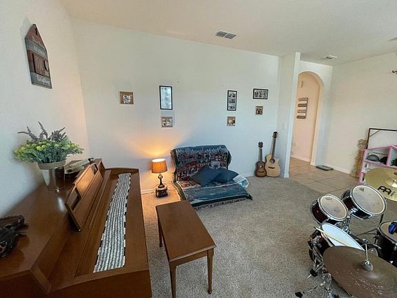 3rd image of 1431 Olive Ct