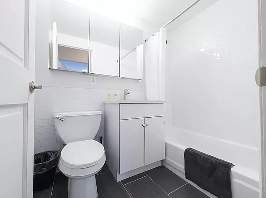 Rented by Avenues Real Estate | media 41