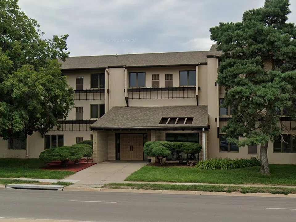 4001 Huntington Ave #207