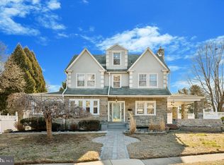 365 Kirks Ln, Drexel Hill, PA 19026