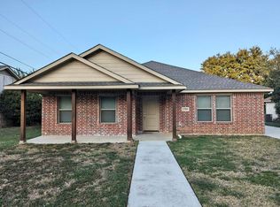 1705 Carverly Dr, Fort Worth, TX 76112