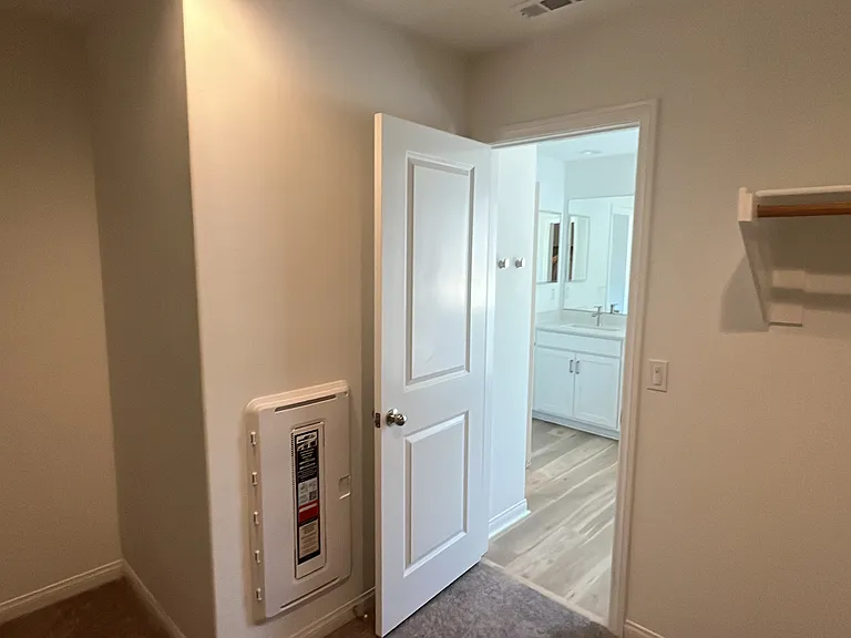 21469 Thomas Ct — Photo 42