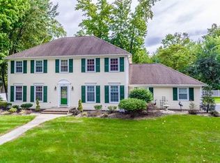 1 Larson Ct, North Brunswick, NJ 08902