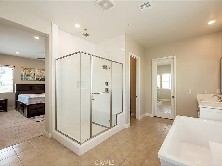 107 Pitch — Photo 13