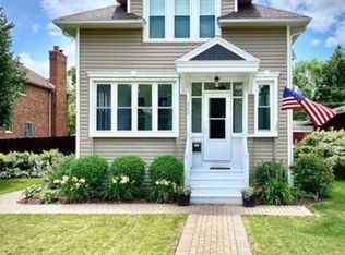 1963 Glenview Rd, Glenview, IL 60025