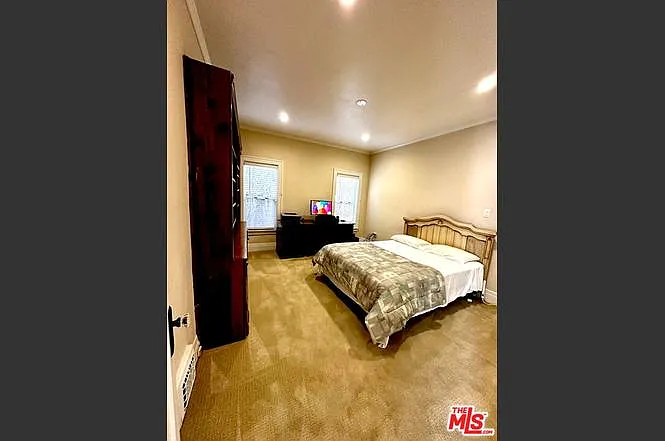 10736 Ashton Ave — Photo 7