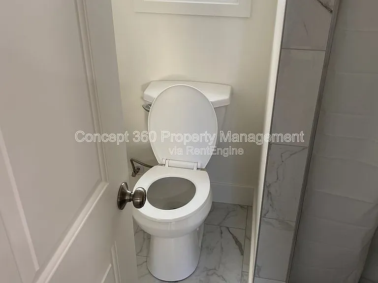 4154 North Business St #5 — Photo 16