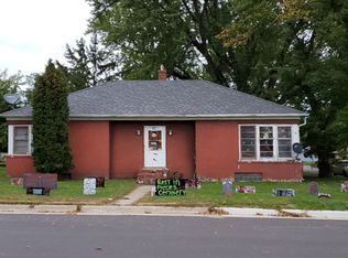 411 4th St S, Grove City, MN 56243