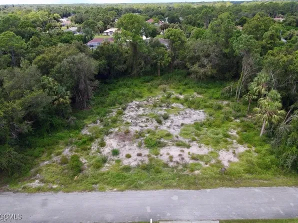 617 Columbus Ave, Lehigh Acres, FL 33972