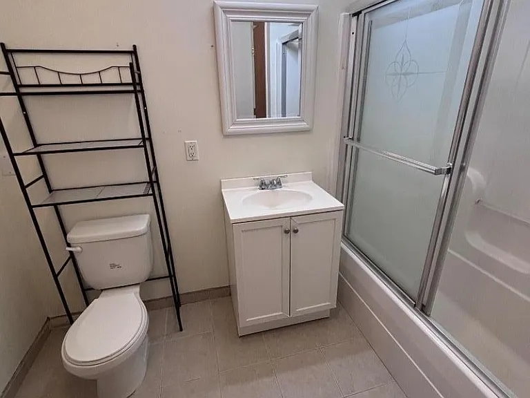 49 Lakeside Blvd #2 — Photo 9