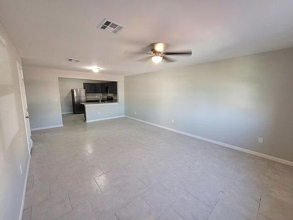 4th image of 5005 W Park Dr