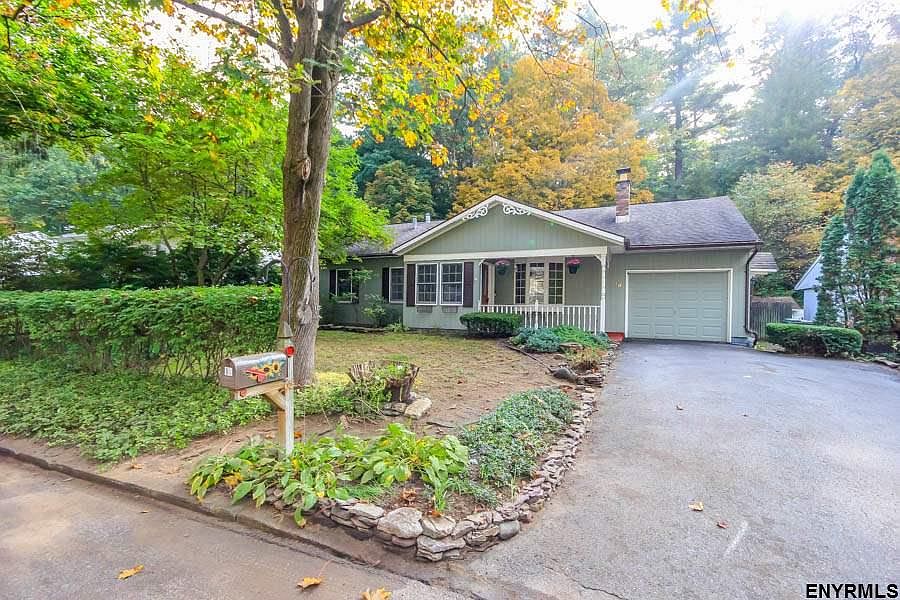 1st image of 10 Spa Cir