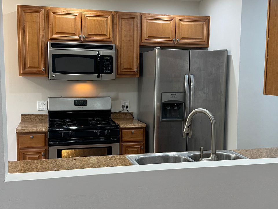 1st image of 212 N Waterford Dr