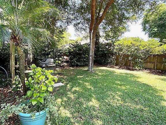 4th image of 11727 Donato Dr