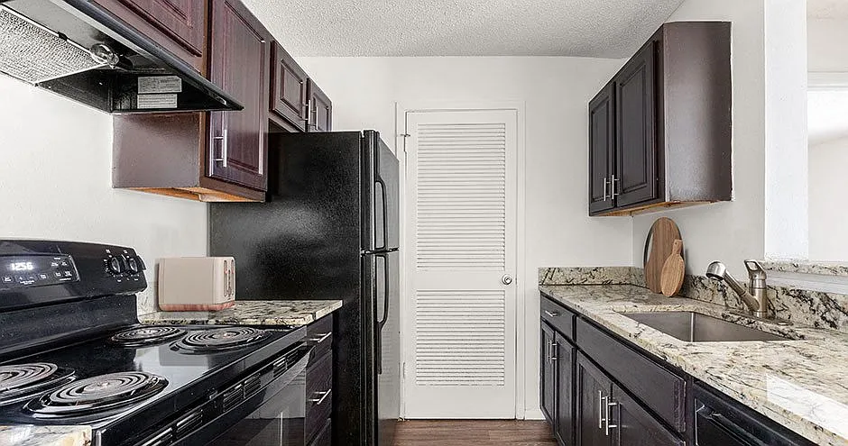 Eagles Point at Tampa Palms Apartments — Photo 2